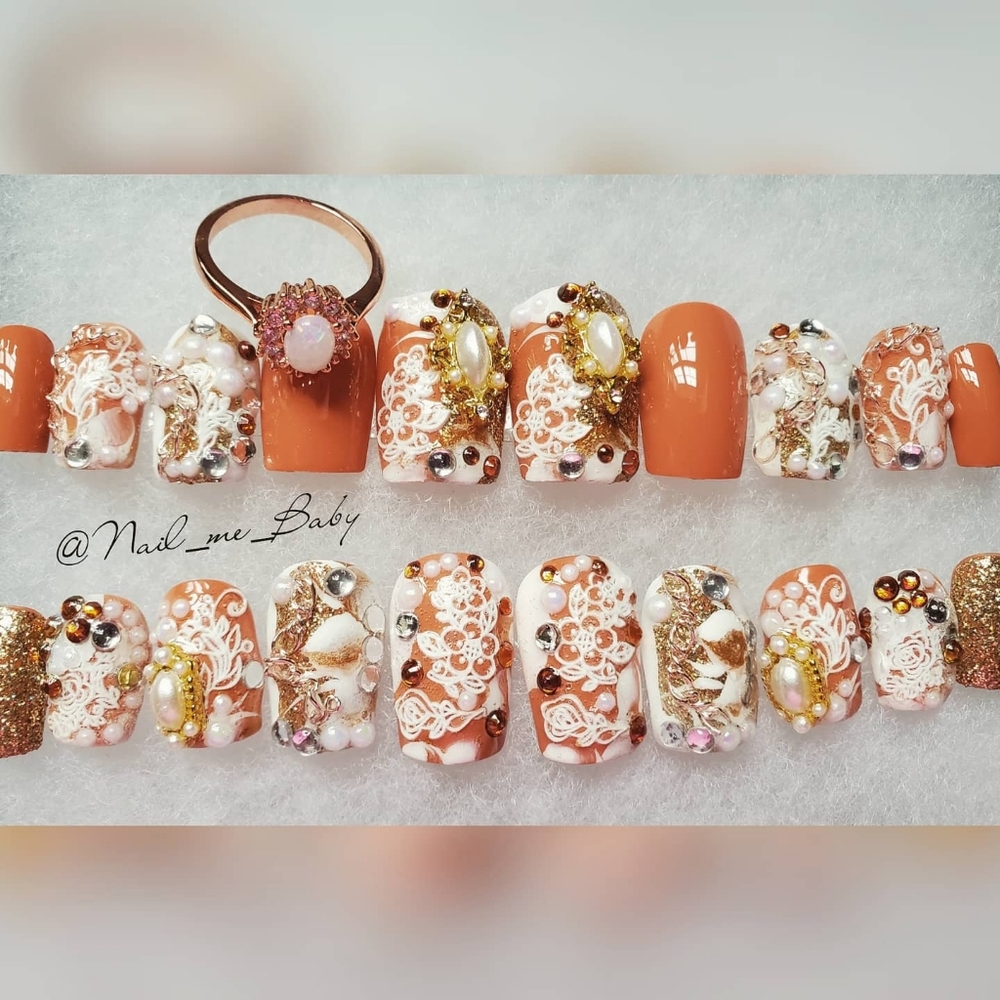 Luxurious press-on Nails and ring